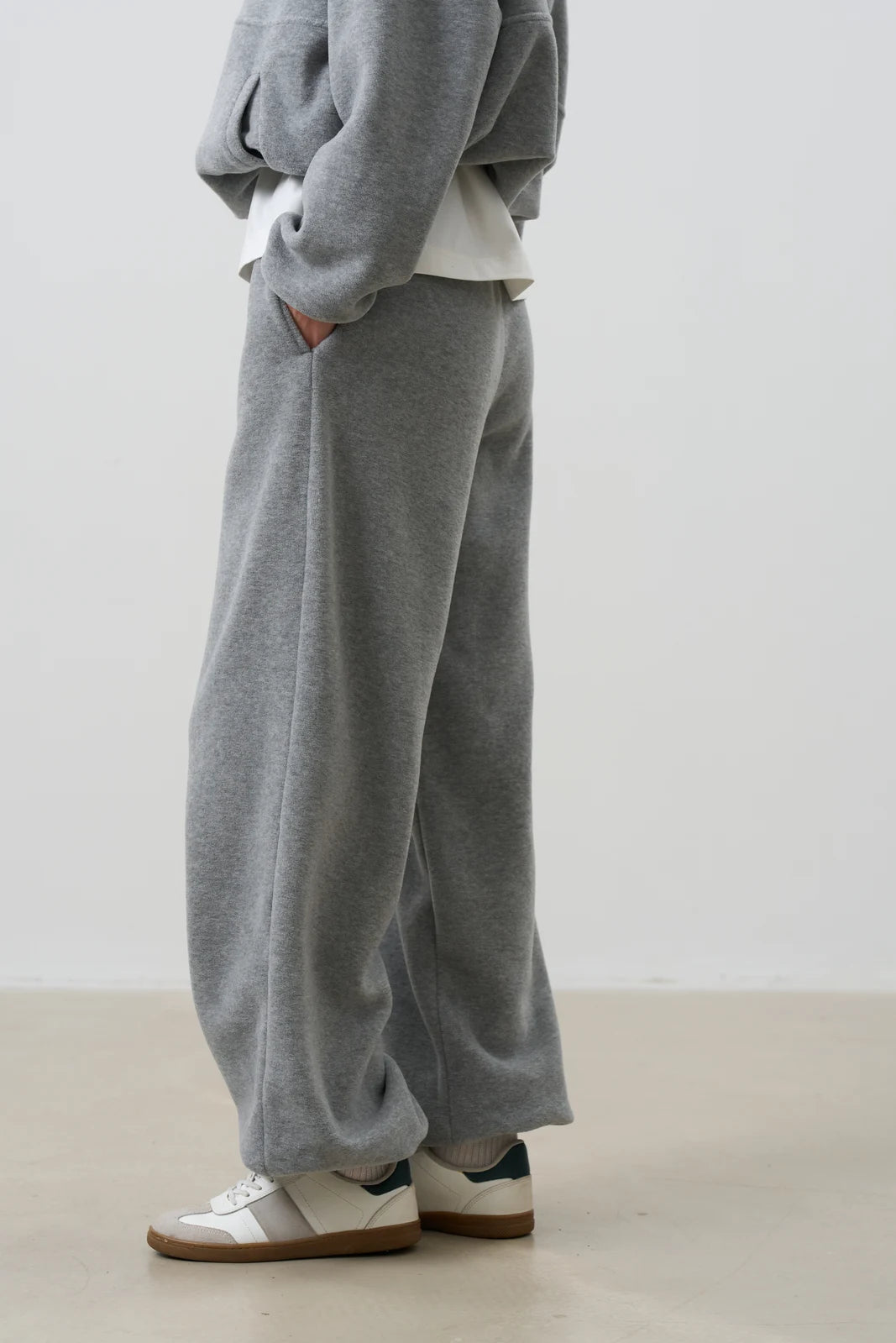 WOMEN’S POLAR FLEECE SWEATPANTS WITH DRAWSTRING HEATHER GREY | MMSW