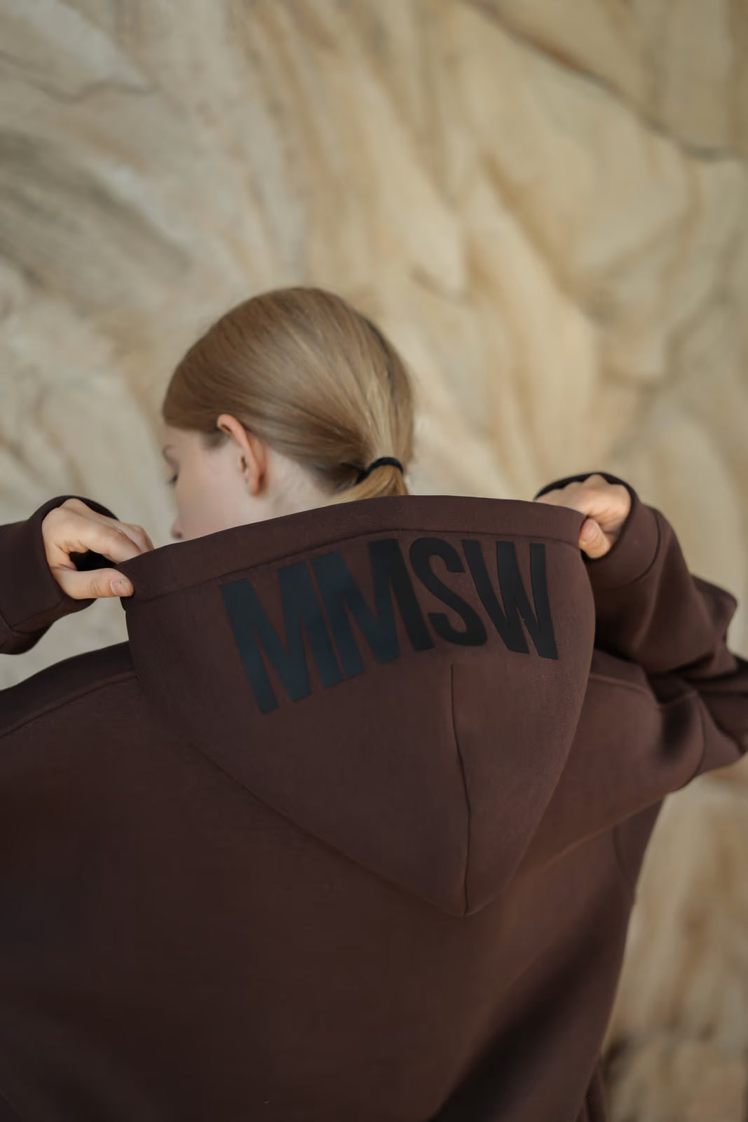 WOMEN’S OVERSIZED FLEECE HOODIE BUTTONS CHOCOLATE | MMSW