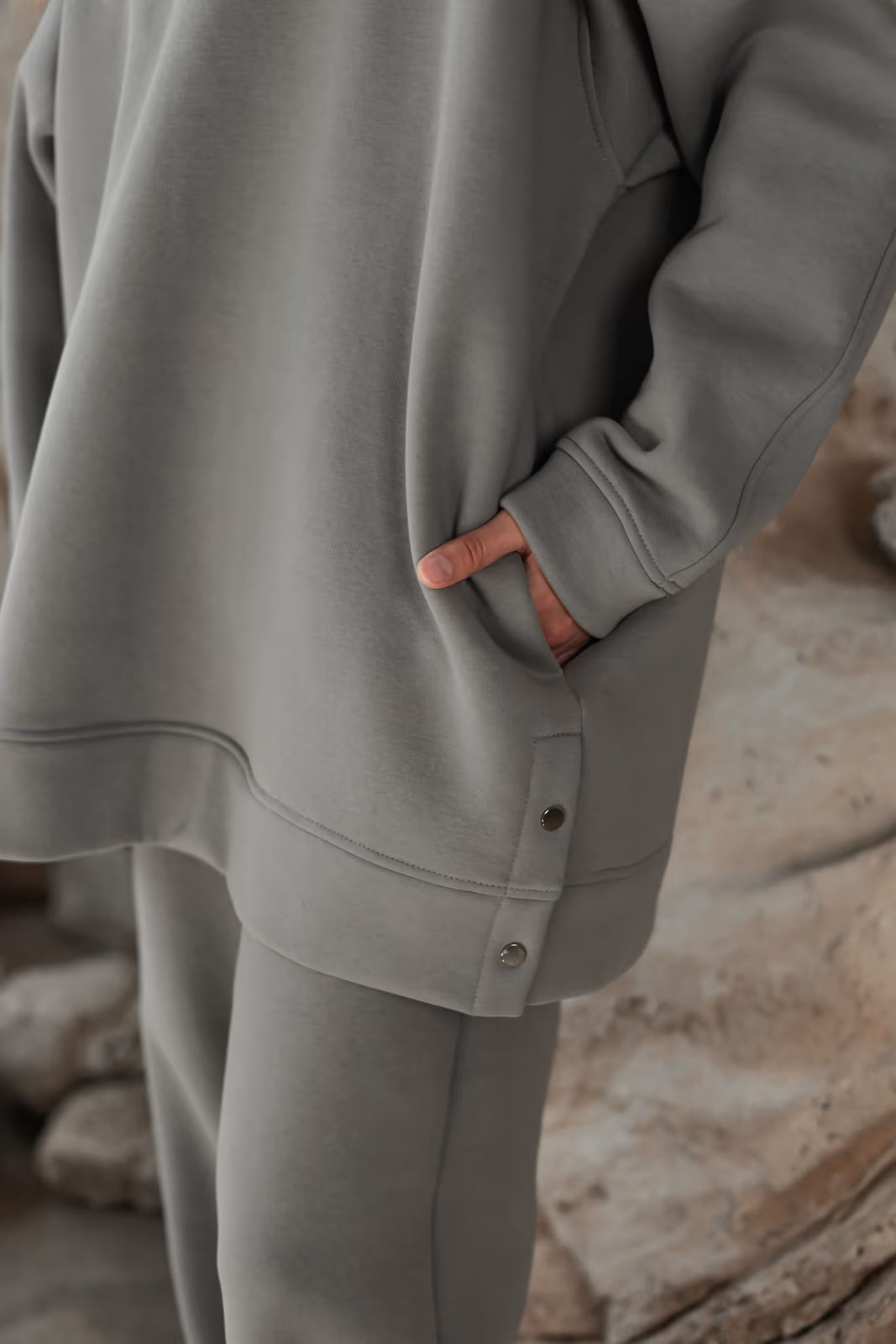 WOMEN’S OVERSIZED FLEECE HOODIE BUTTONS GREY | MMSW