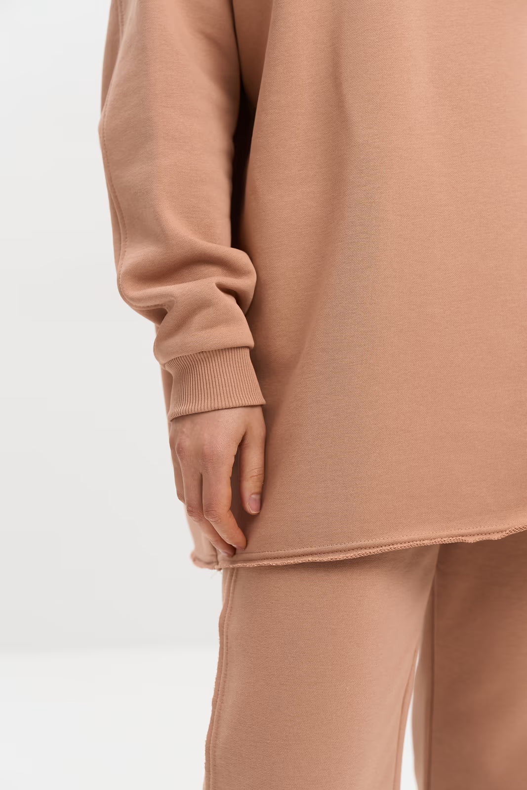 WOMEN’S SWEATSHIRT WITH RAW EDGES MACCHIATO | MMSW