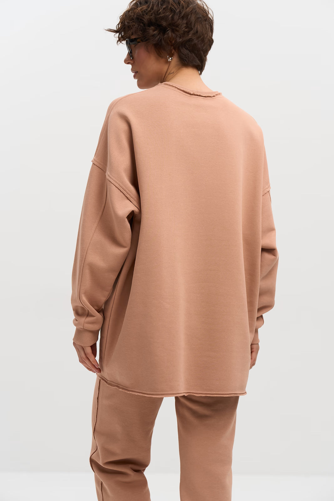 WOMEN’S SWEATSHIRT WITH RAW EDGES MACCHIATO | MMSW