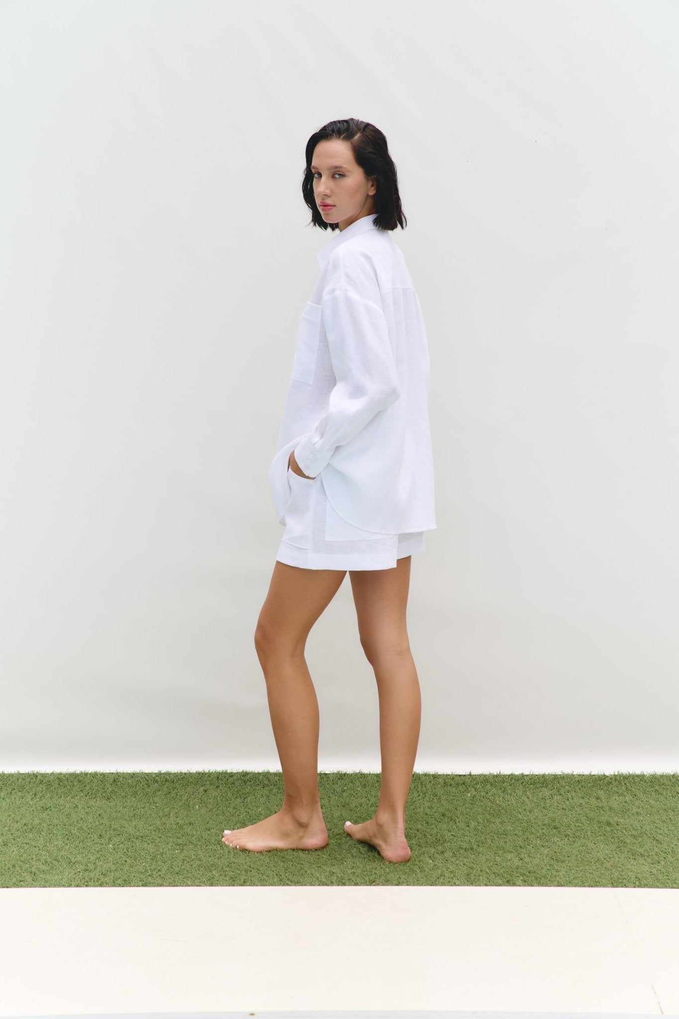 Linen Shorts with patch pockets S25 White | MMSW