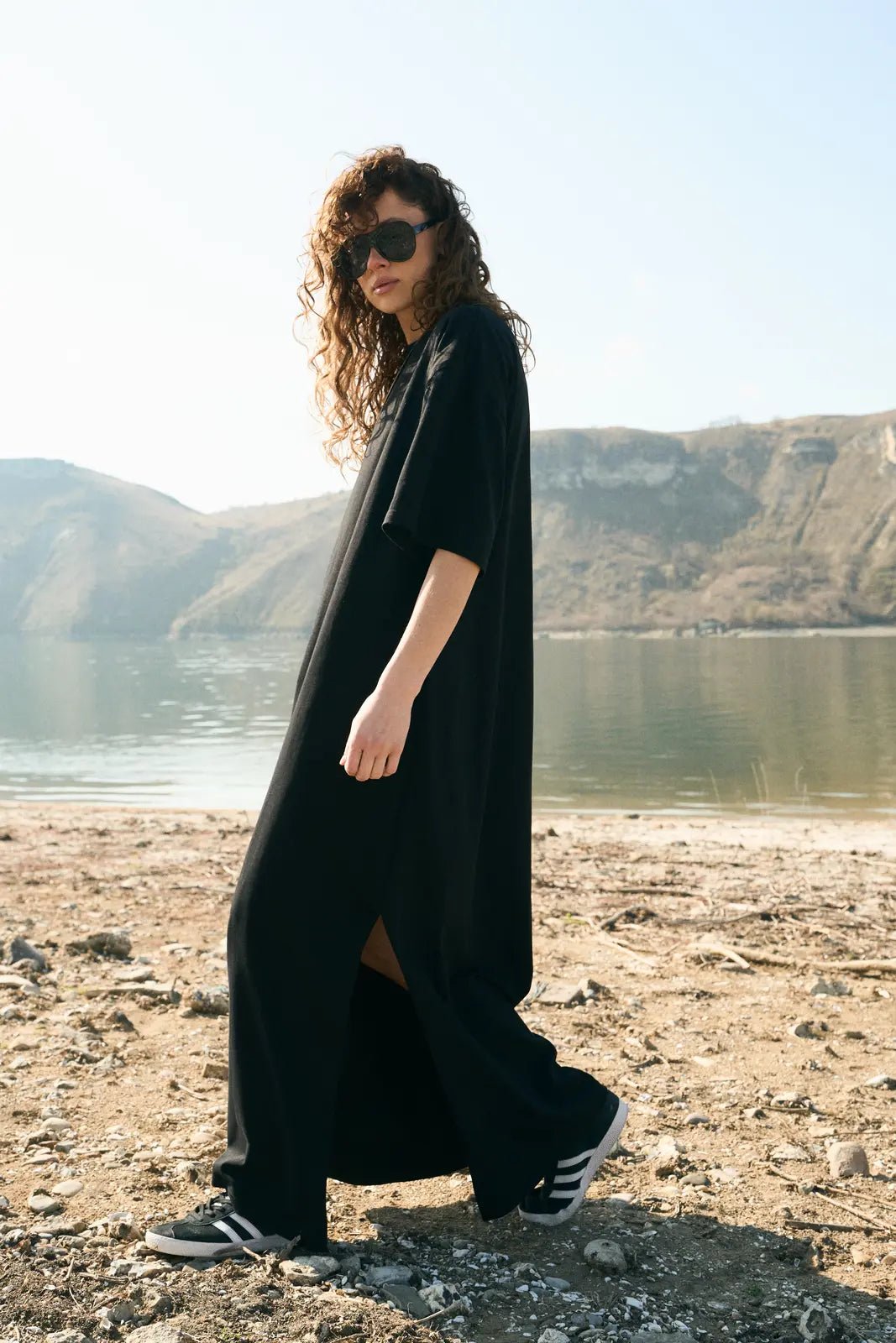 WOMEN’S MAXI DRESS WITH SIDE SLITS BLACK | MMSW
