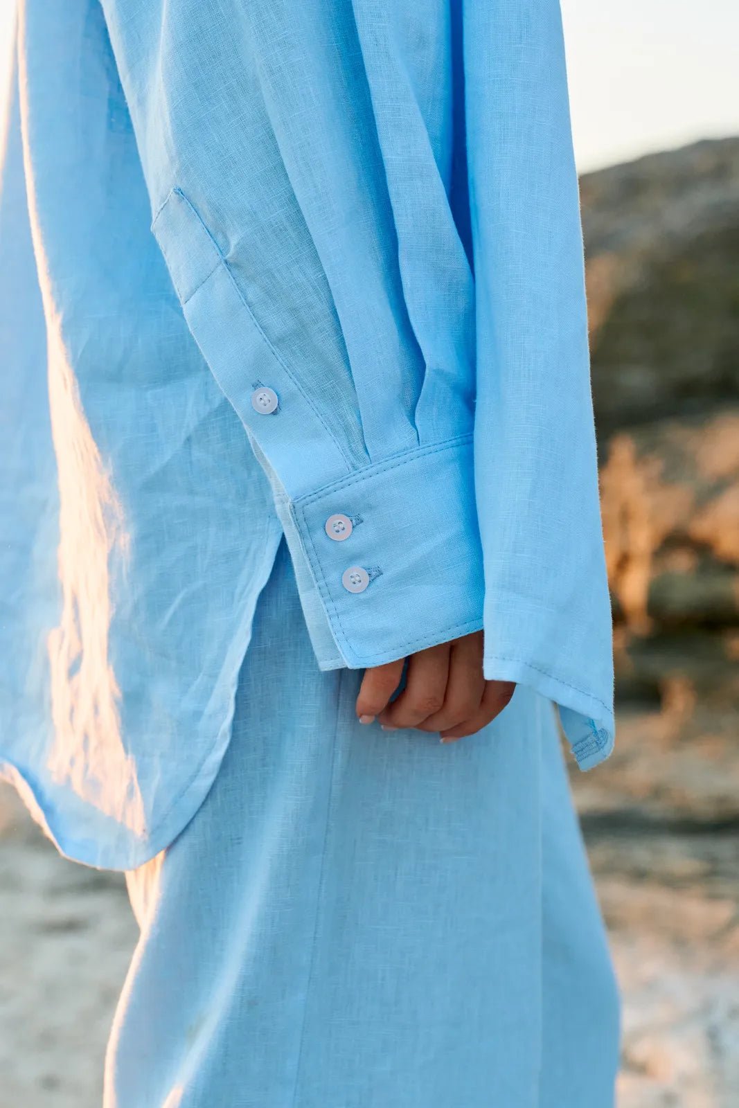 WOMEN’S OVERSIZE LINEN SHIRT LIGHT BLUE | MMSW