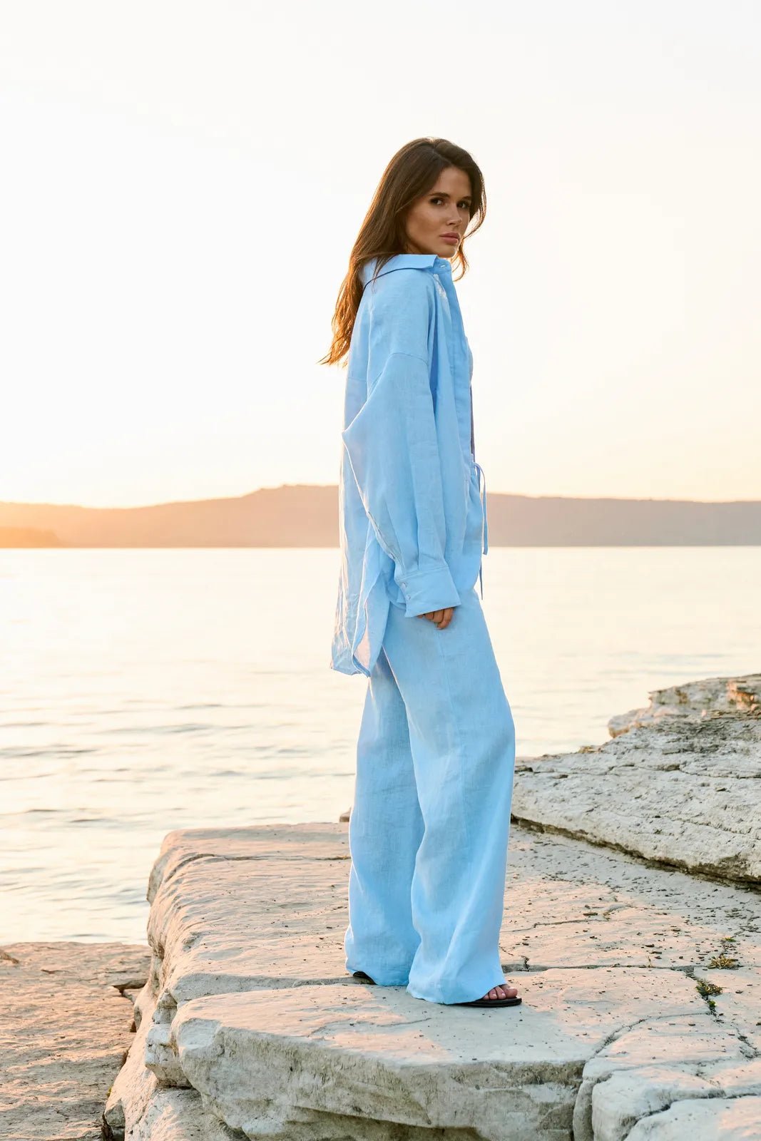 WOMEN’S OVERSIZE LINEN SHIRT LIGHT BLUE | MMSW