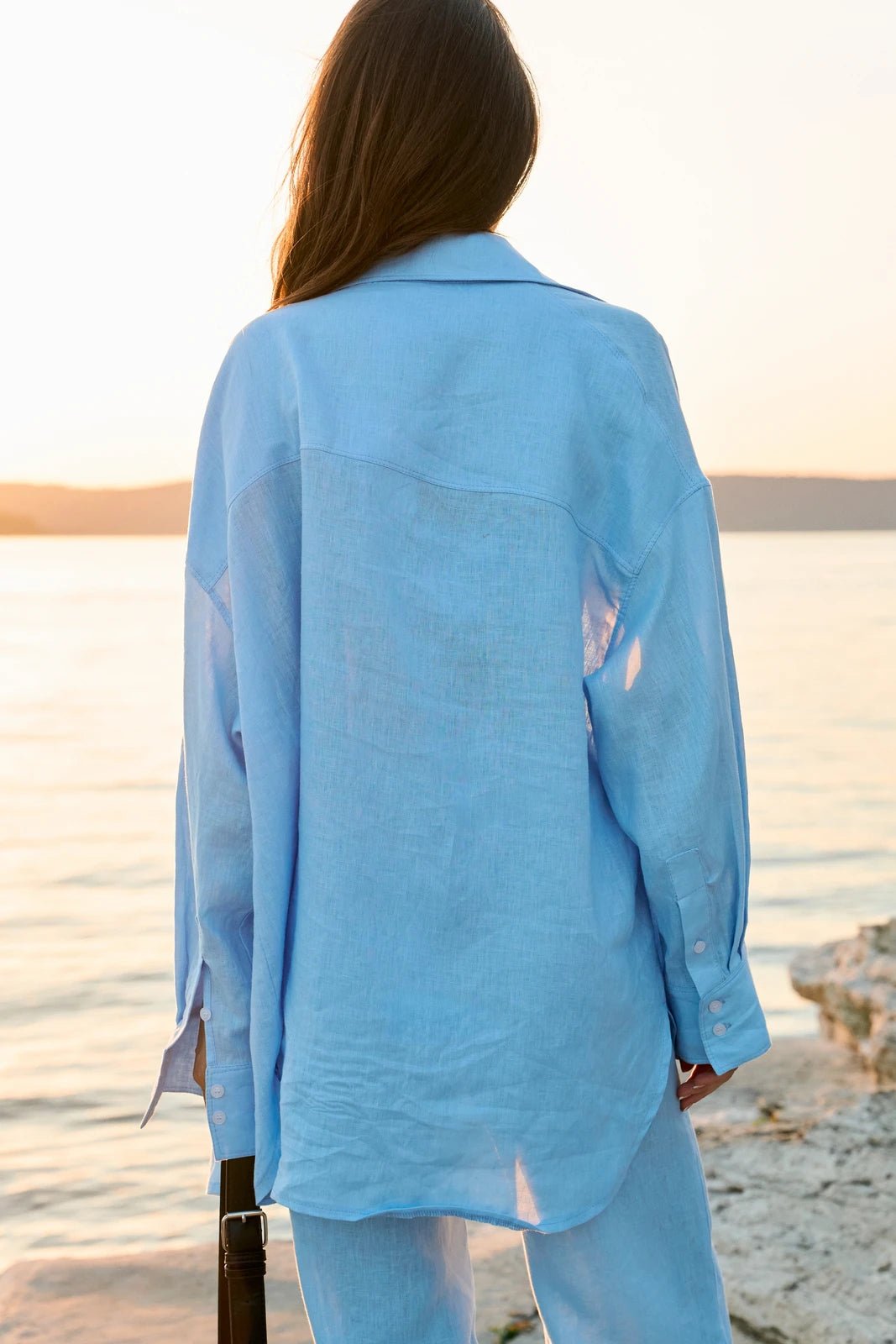 WOMEN’S OVERSIZE LINEN SHIRT LIGHT BLUE | MMSW