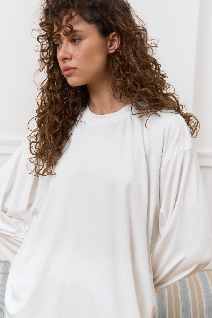 WOMEN’S OVERSIZED LONGSLEEVE AND STRAIGHT PANTS SET WHITE | MMSW