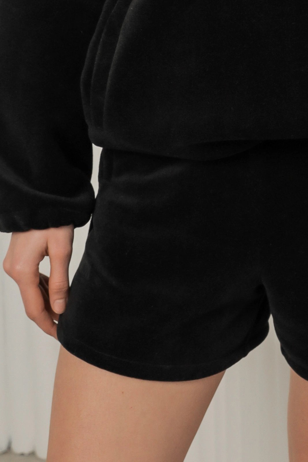 WOMEN’S POLAR FLEECE SHORTS BLACK | MMSW