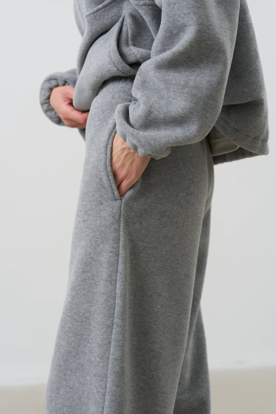 WOMEN’S POLAR FLEECE SWEATPANTS WITH DRAWSTRING HEATHER GREY | MMSW