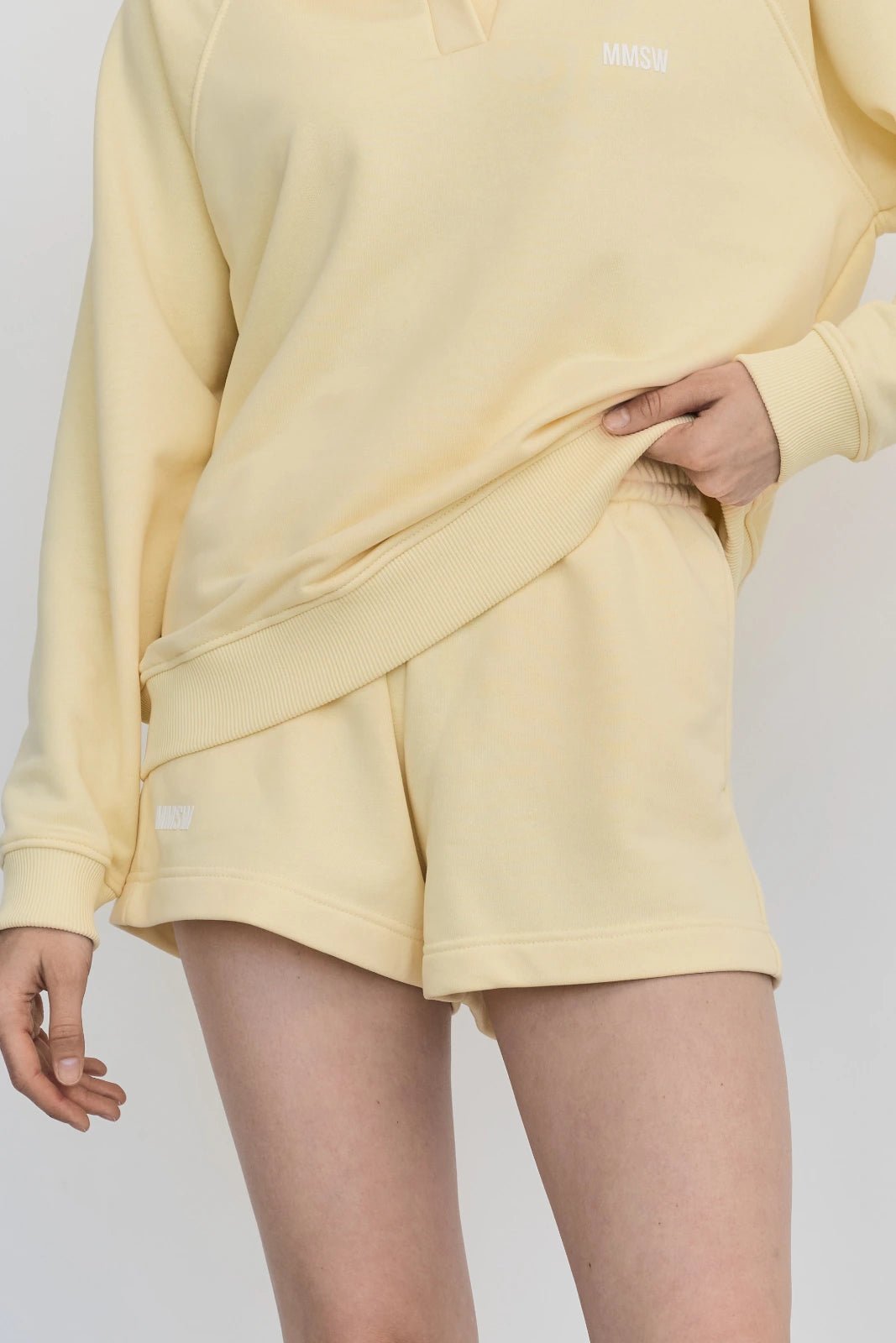 WOMEN’S SWEAT SHORTS LIGHT YELLOW | MMSW